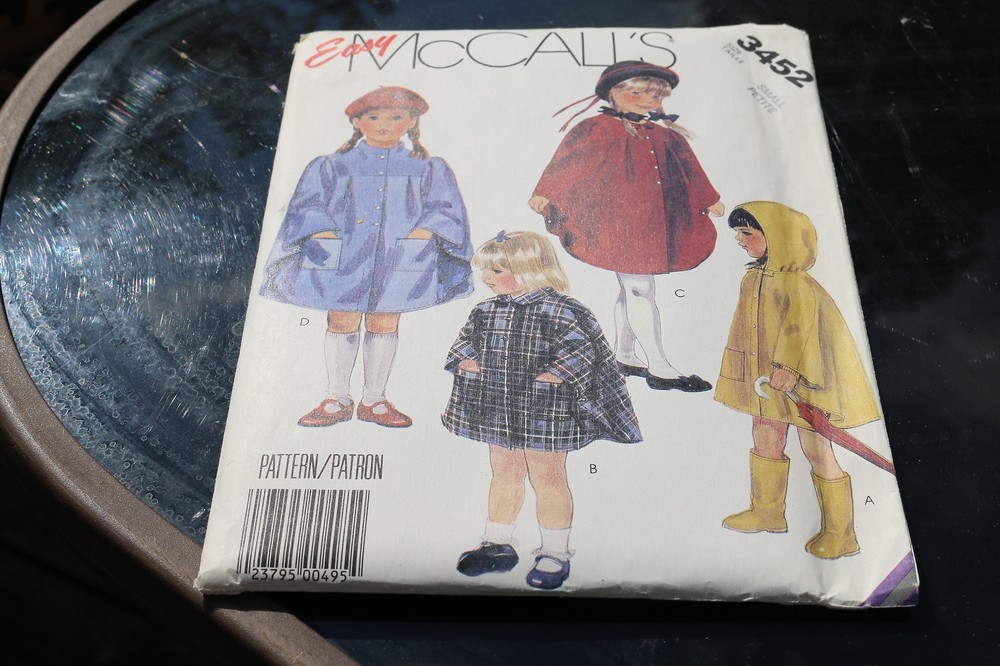 McCall’s 3452 Children’s or Girls Unlined Capes Size Med (7-8)