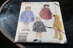 McCall’s 3452 Children’s or Girls Unlined Capes Size Med (7-8)