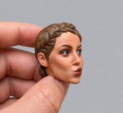 1/6 Female Head Sculpt Kissing Funny Expression For 12″ PHICEN Hot Toys Figure