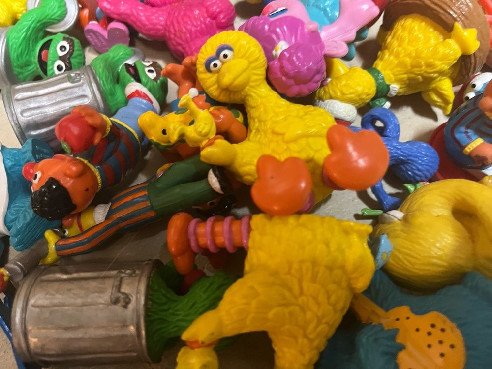 Sesame Street Figures Lot Of 10 Big Bird Elmo Cookie Monster Oscar Random Mix
