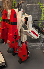 Transformers G1 Jetfire with paperwork and lots of parts – vintage 80s