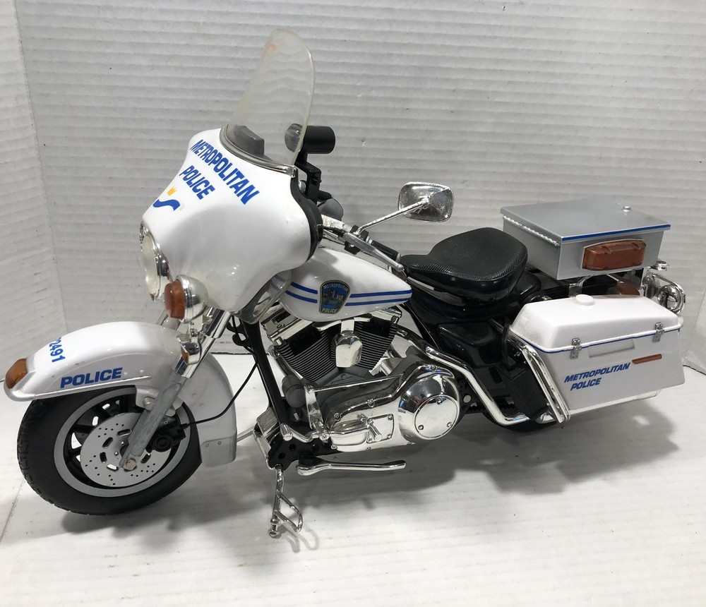 1/6 , GI Joe Metropolitan POLICE HARLEY-DAVIDSON ELECTRA GLIDE MOTORCYCLE