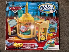 2009 MATTEL CARS RAMONE’S COLOR CHANGE Playset NEW *Damaged Box* Original READ