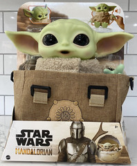 Star Wars Grogu baby Yoda, 11″ The Child from The Mandalorian with Satchel HBX33