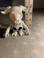 Secret Base Balzac Shocker Skullmerry Vinyl Toy Skull Merry Misfits