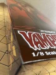 X-Plus 1/8 Scale Vampirella with Bat Shadows Plastic Model Kit NEW