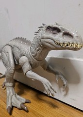 Jurassic World Dino Trackers Camouflage ‘N Battle Indominus Rex Action Figure
