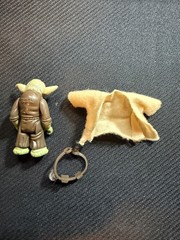 Vintage 1980 Kenner Star Wars YODA Action Figure with Cloak& Belt LFL Hong Kong