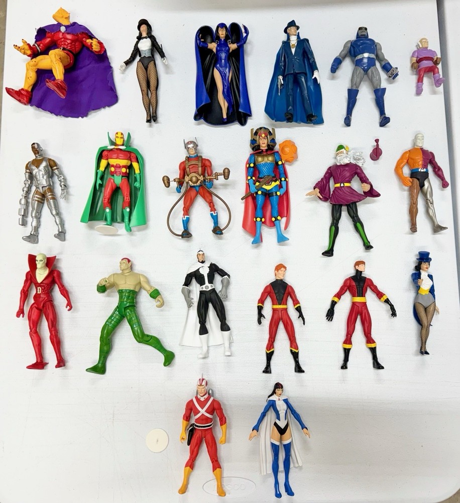 HUGE LOT OF 20 DC DIRECT JUSTICE LEAGUE FIGURES NEW GODS LEGION ZANTANA + MORE