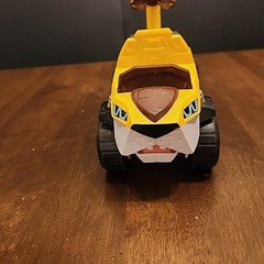 Paw Patrol Cat Pack Leo Vehicle Big Cat Deluxe Car Toy Yellow Car NO FIGURE