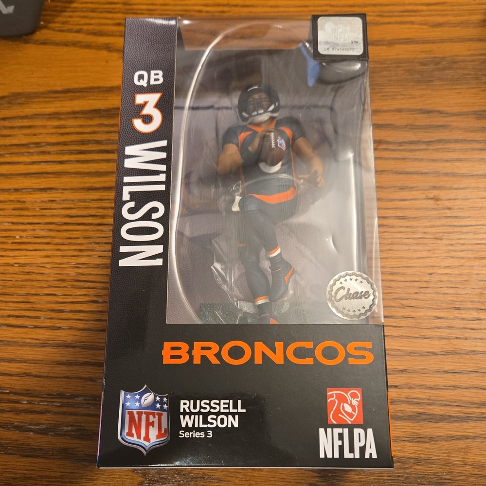 Russell Wilson (Denver Broncos) CHASE Imports Dragon NFL 6″ Figure Series 3