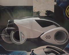 🔥🔥2010 DISNEY TRON LEGACY LIGHT CYCLE: KEVIN FLYNN VEHICLE – SERIES 1 **NEW**