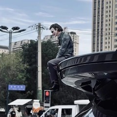 10cm New Joker Heath Ledger Sitting Figure Toy Set For Car Roof Tail Pendant