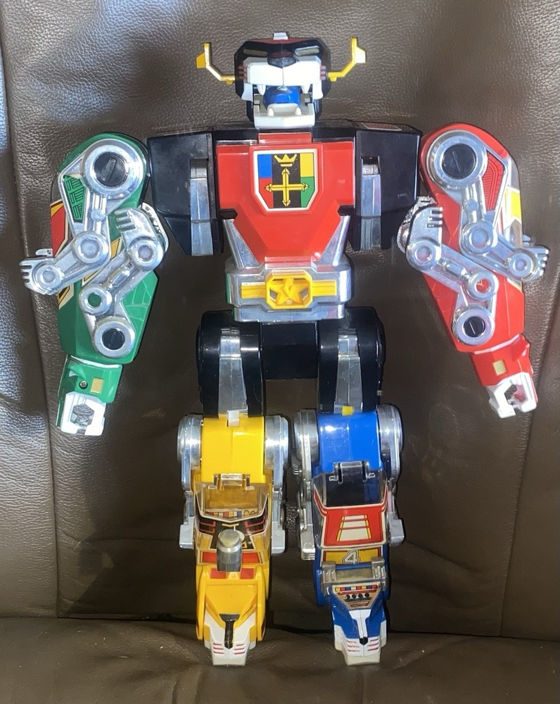 1984 Panosh Place VOLTRON Lionbot w/All Canopies-No Accessories