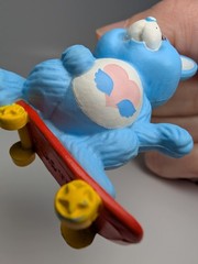 VINTAGE 1980s CARE BEARS COUSIN PVC MINI SWIFT HEART RABBIT ON SKATEBOARD