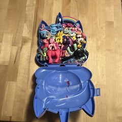24 Pc Lot Hasbro My Little Pony Horse Figure Toy Lot With Carry Case Necklaces +