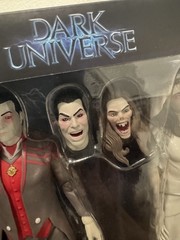 Epic Universe – Dark Universe Dracula’s Bride and Dracula Action Figure NEW