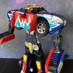 JUMPGO Hello Carbot Beatrun 12” Transforming Race Car Robot