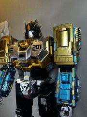 TRANSFORMING ROBOT SAMS CLUB MEMBER’S MARK HUGE 23″ GOLDTONE TO BLUE TOY TESTED