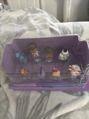 Disney Doc McStuffins Deluxe 8 piece Figurine Play Toy Set Lambie, Chilly new