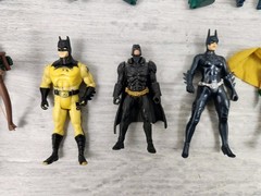 Lot of 14 Pre Owned Batman, Robin, Batgirl Action Figures Sizes Range 4″ – 6.25″