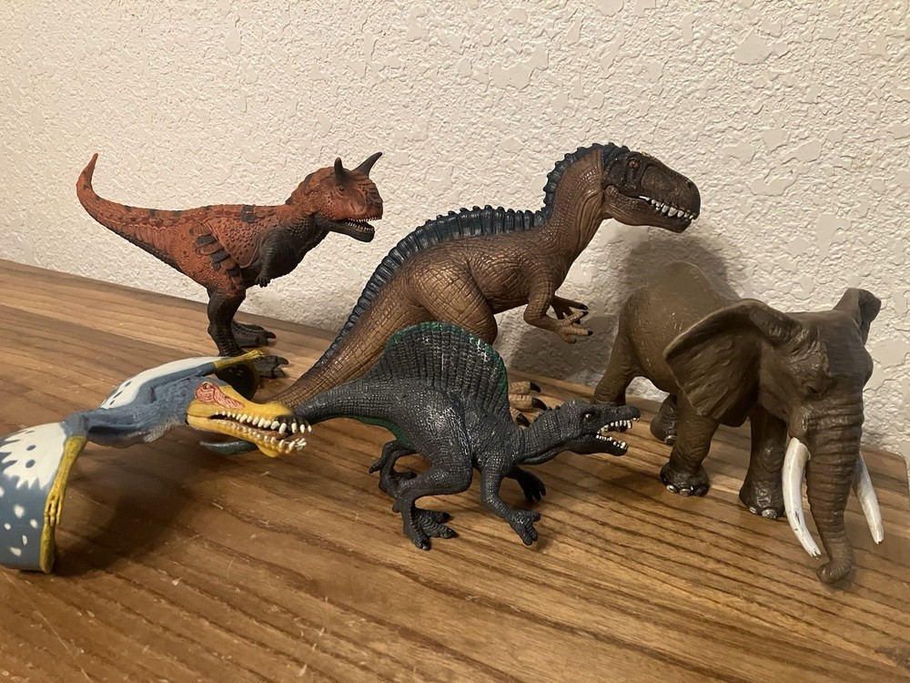 Flaw Wear From Use 5 Schleich Figures Used. 4 Dinosaurs 1 Elephant