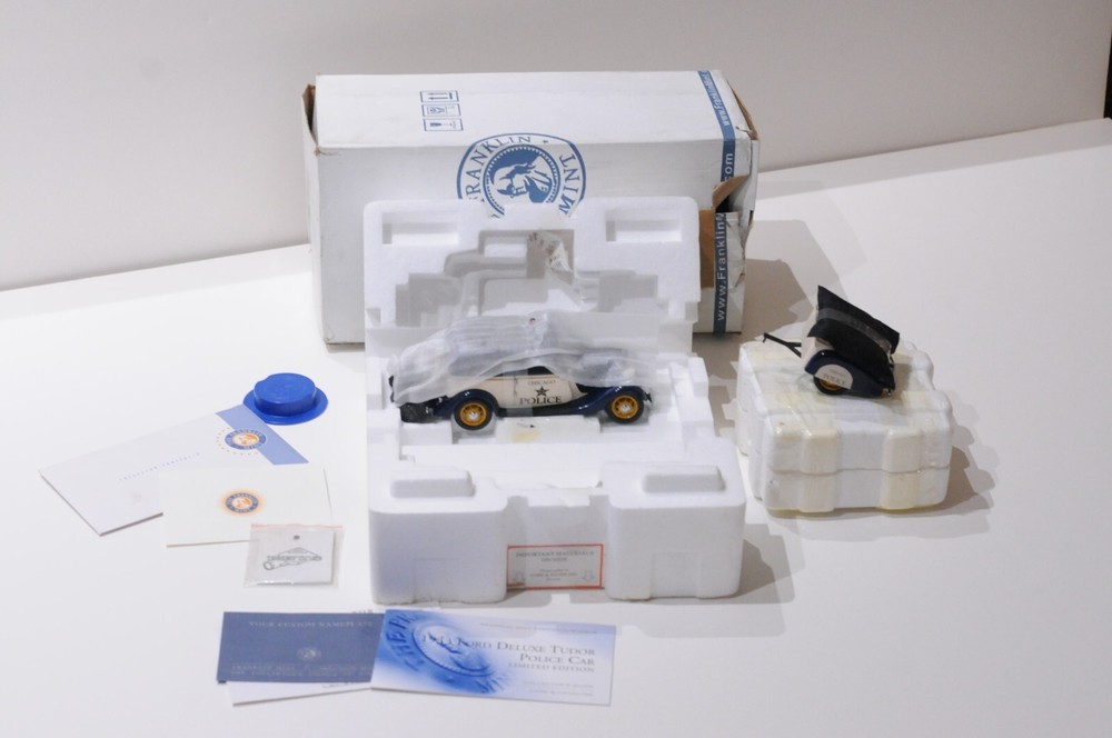 FRANKLIN MINT 1933 FORD DELUXE TUDOR CHICAGO POLICE CAR WITH TRAILER LIMITED EDI
