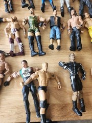 Huge Lot Of Used Wrestlers Mix Years! 32 Wrestlers Many Different Years