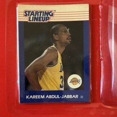 Kenner Starting Lineup 1988 Kareem Abdul-Jabbar Lakers Figure Card & Ball