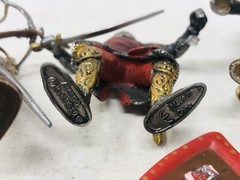 2003 Schleich Knights & Horse – Red, Gold, Black Medieval Figures