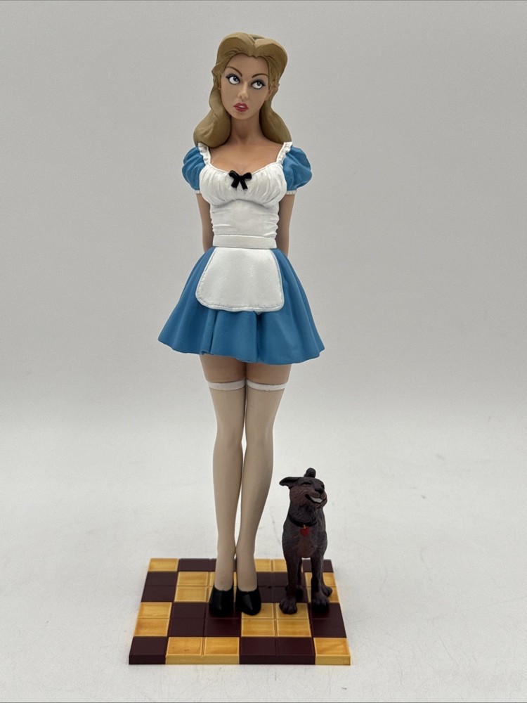 Femme Fatales Alice Figure Diamond Select Alice in Wonderland 2011 New Sealed