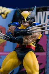 McFarlane Toys Marvel Wolverine 1:10th Scale Collectible with Scene (Wolverine