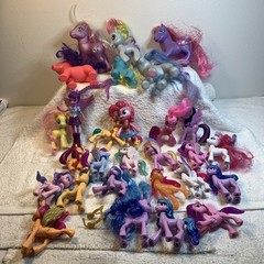 Various My Little Pony Toy Figure LOT Vintage & New Generation Over 25 Pony Lot