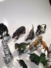 Lot 29 Assorted Hard Plastic Dino Farm Zoo Animal Figures Toys Action Figures