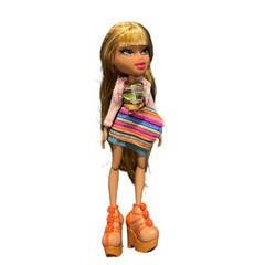 Bratz Raya Mexico Style Short Skirt Figure Model with Clothes