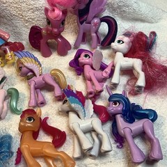 Various My Little Pony Toy Figure LOT Vintage & New Generation Over 25 Pony Lot