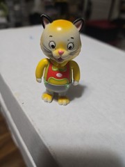 2011 Richard Scarry Busy Town Buckle Cat Figure 2.5” # 3559