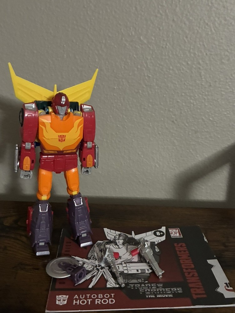 Transformers Studio Series 86 Voyager Class Autobot Hot Rod 1st release