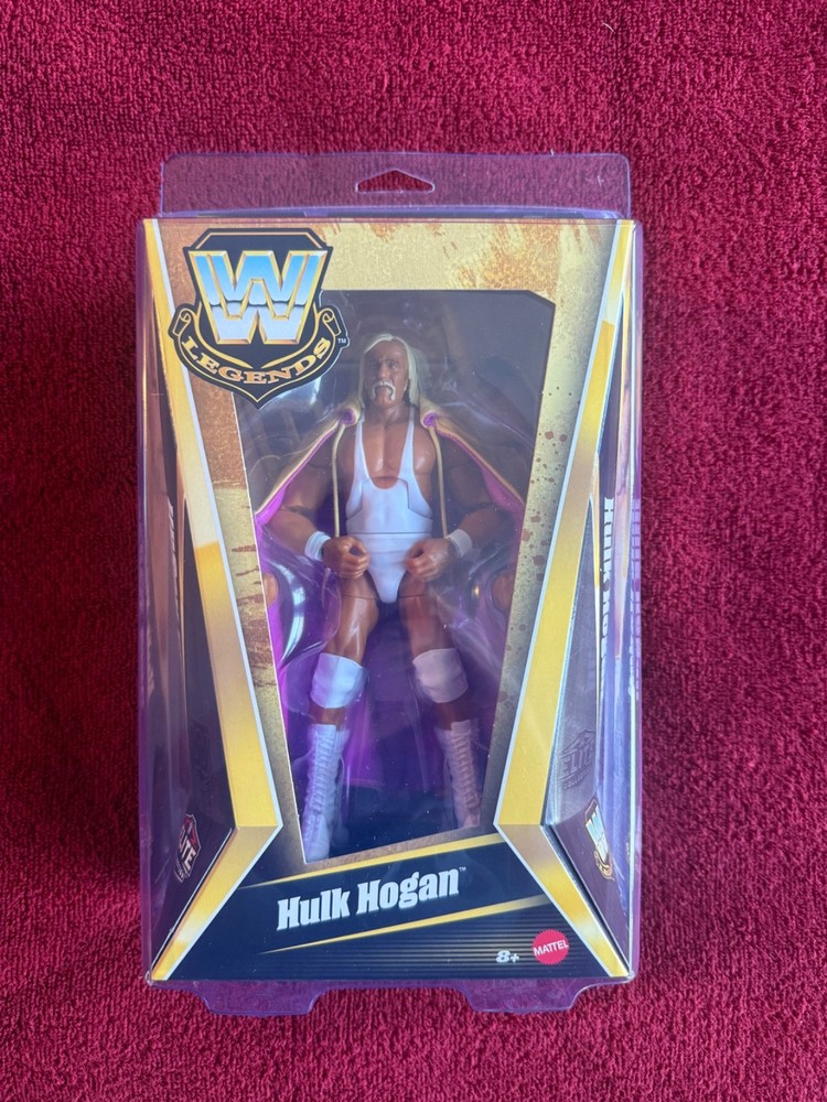 WWE Elite Legends 21 Hulk Hogan new in box defender case
