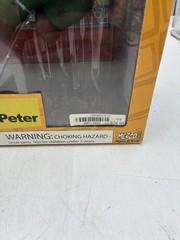 Mezco Family Guy the Giant Chicken vs Peter Figure Set Sealed. Box is damaged.