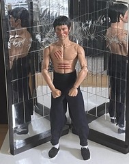 BRUCE LEE 1:6 ENTER THE DRAGON MIRROR ROOM FIGURE W 2+ OUTFITS,WEAPONS & HANDS