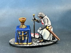 Action Figure Templar Knight with the grail Collectible Miniature Painted 40mm