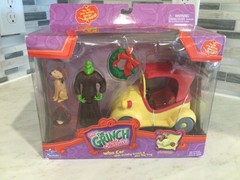 UNIVERSAL STUDIOS/PLAYMATES VINTAGE 2000 PLAYSET “HOW THE GRINCH STOLE CHRISTMAS