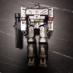 Transformers Netflix War For Cybertron Spoiler Pack Megatron & Skelivore
