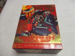TRANSFORMERS PLATINUM EDITION ULTRA MAGNUS PRIME RARE HASBRO MISB SEALED
