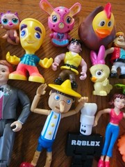 Over 3 lbs 10 oz Toys Action Figures Cartoon Sponge Bob Santa Alien massive amt