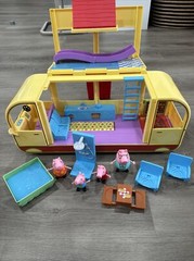 Peppa Pig Transforming Camper Van RV Playset w/ Sounds – 99% Complete Set Toy