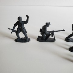 TOY SOLDIERS 8 German WWII Plastic Grey Plastic 50mm 2″ Lot Set 8 Pcs Vintage