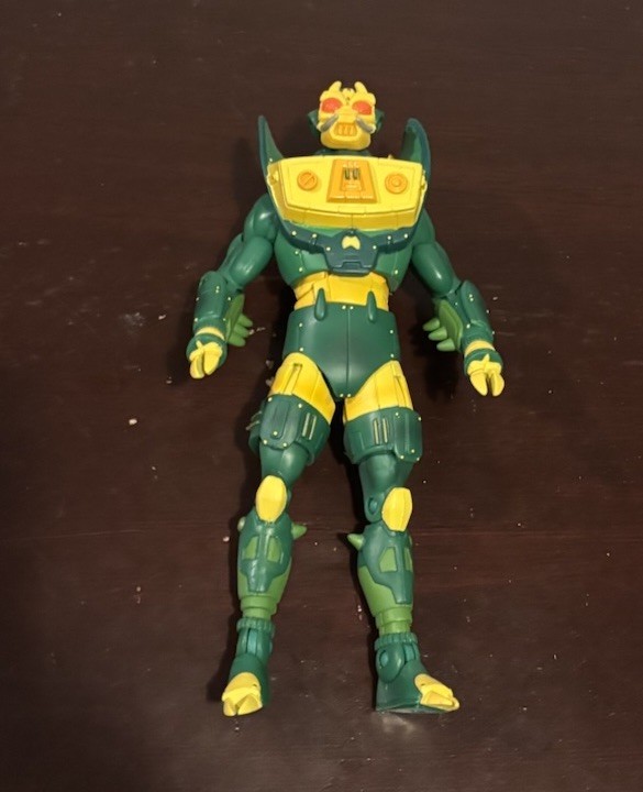 DC Universe Classics NEW GODS – MANTIS (WAVE 9) – ACTION FIGURE