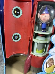 NIB Ben & Holly’s Little Kingdom Elf Rocket w/ Sounds & Light W/ Ben Elf